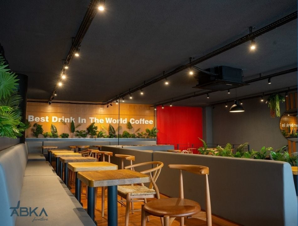 Metal Sandalye ve Ahşap Sandalye Arasındaki Farklar: Hangi Seçim Size Uygun?